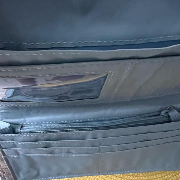 Wilson’s leather  baby blue  long wallet - Picture 2 of 7